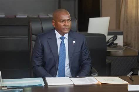 Sécurité routière : Le ministre Manfoumbi tape t-il du poing sur la table avec des gants ?