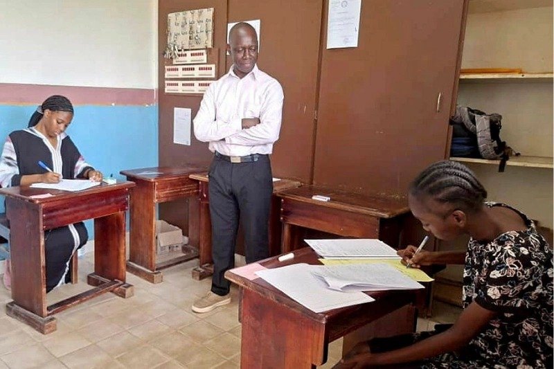 BEPC 2025 à l’Enset B : deux candidates sourdes prouvent que l’excellence n’a pas de barrière