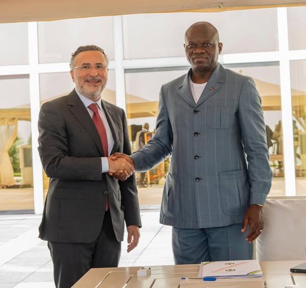 Réhabilitation de l’Hôtel Ré-Ndama : le Gabon scelle un partenariat stratégique avec Achour Holding