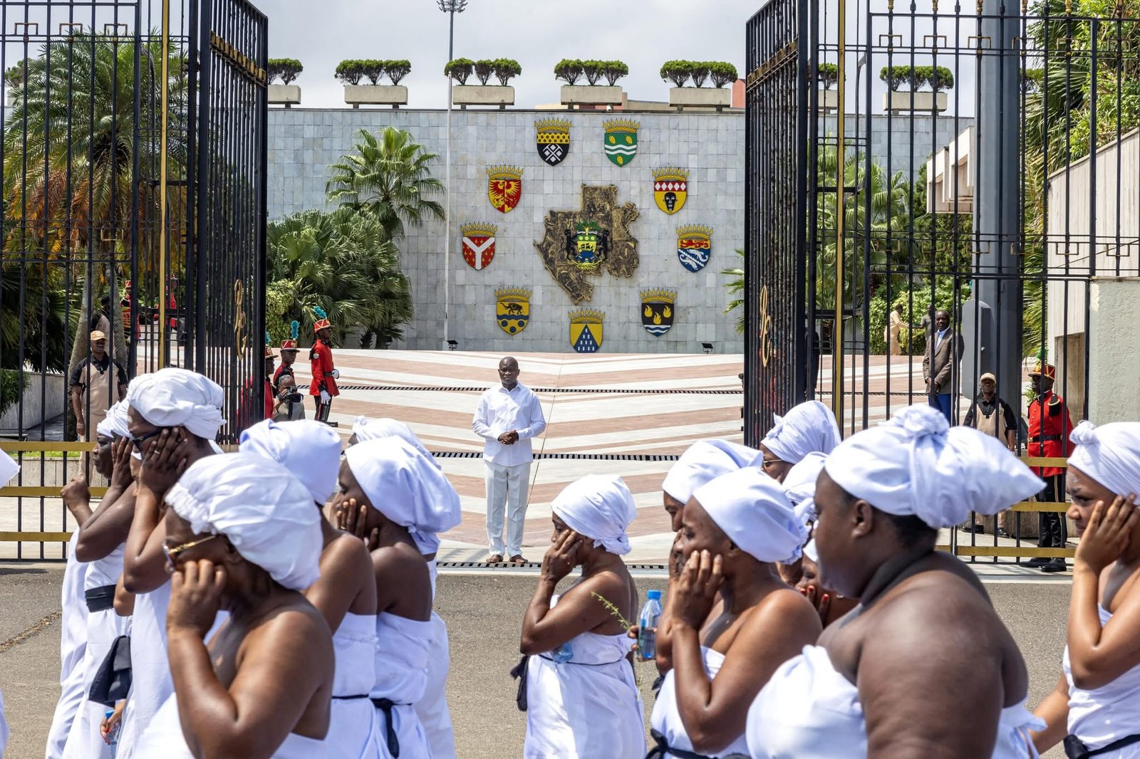 Gabon : Le président Oligui Nguema participe à la cérémonie sacrée Évandaganyè aux côtés de la communauté Mpongwè