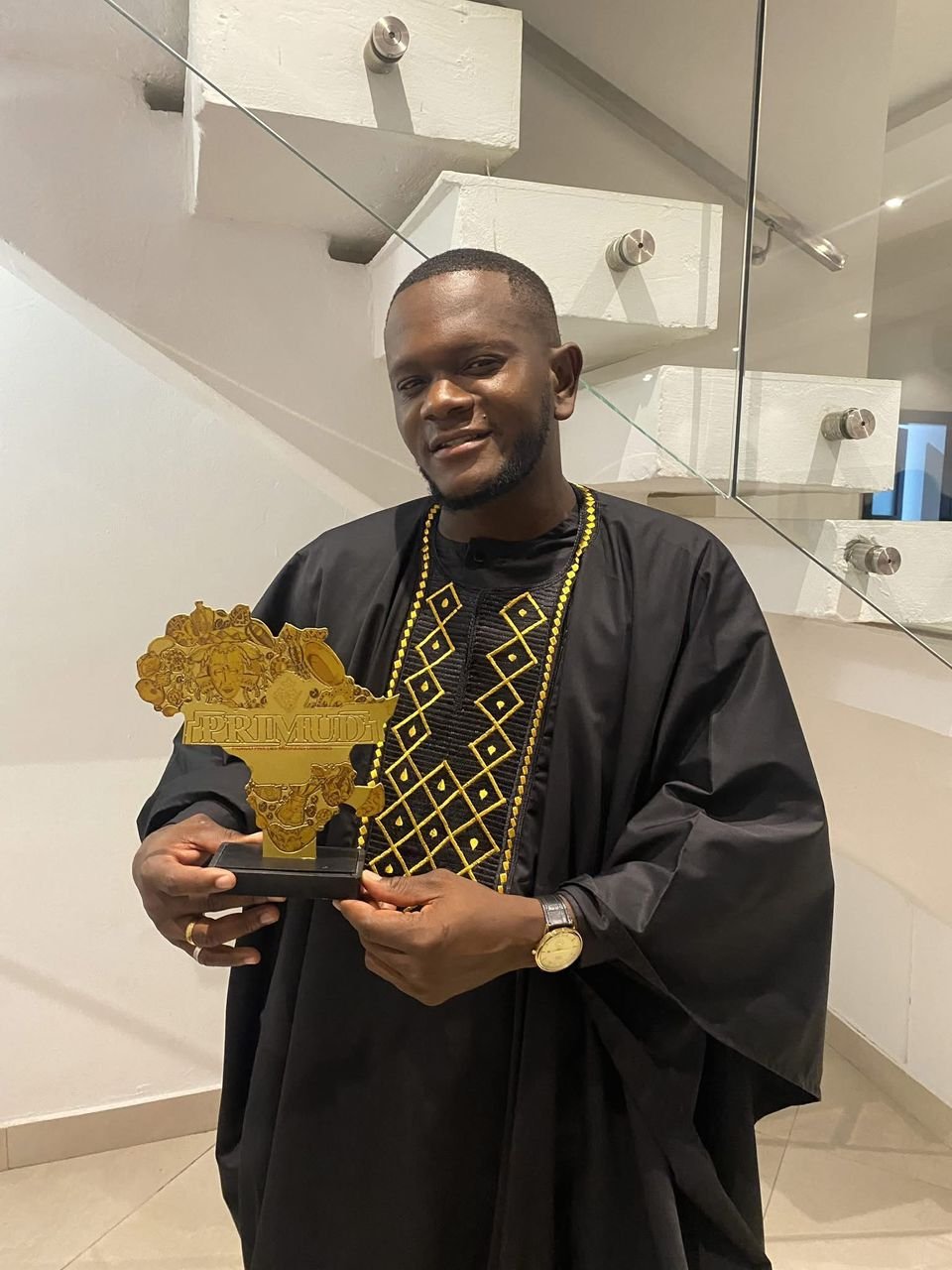 Roméo le MD : De Libreville à la scène internationale, l’humour gabonais rayonne aux Digima Awards 2025