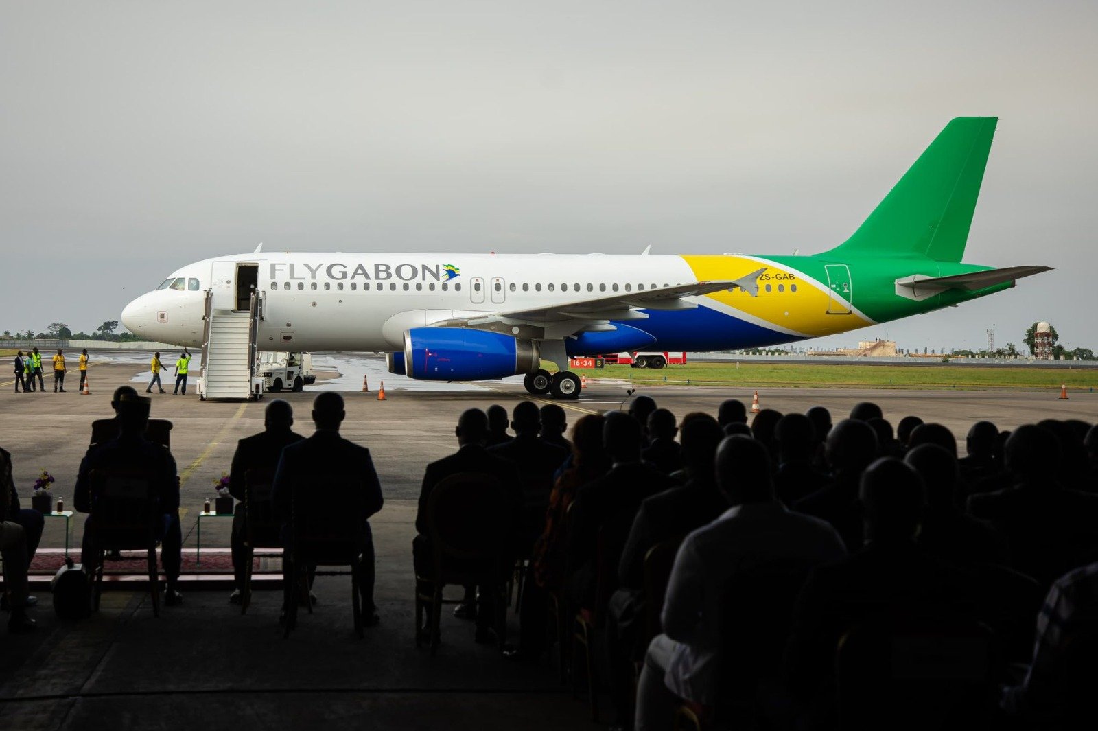 Tarifs aériens : le gouvernement gabonais promet une régulation prioritaire face à la grogne populaire
