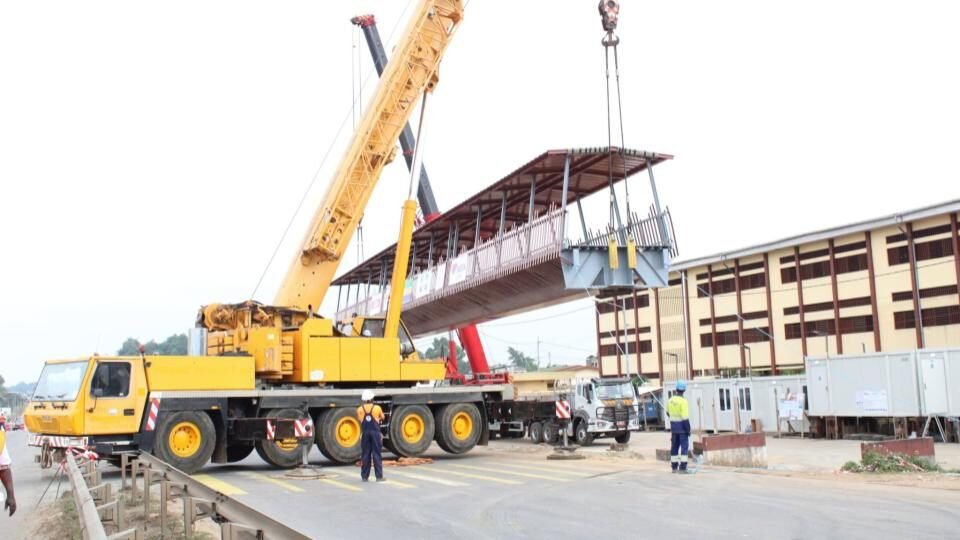 PK13 : levage de la passerelle de Bizango