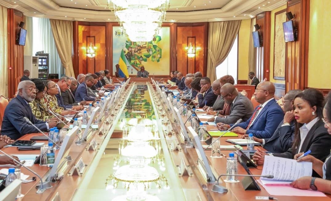 Gabon : Intégralité du conseil des ministres