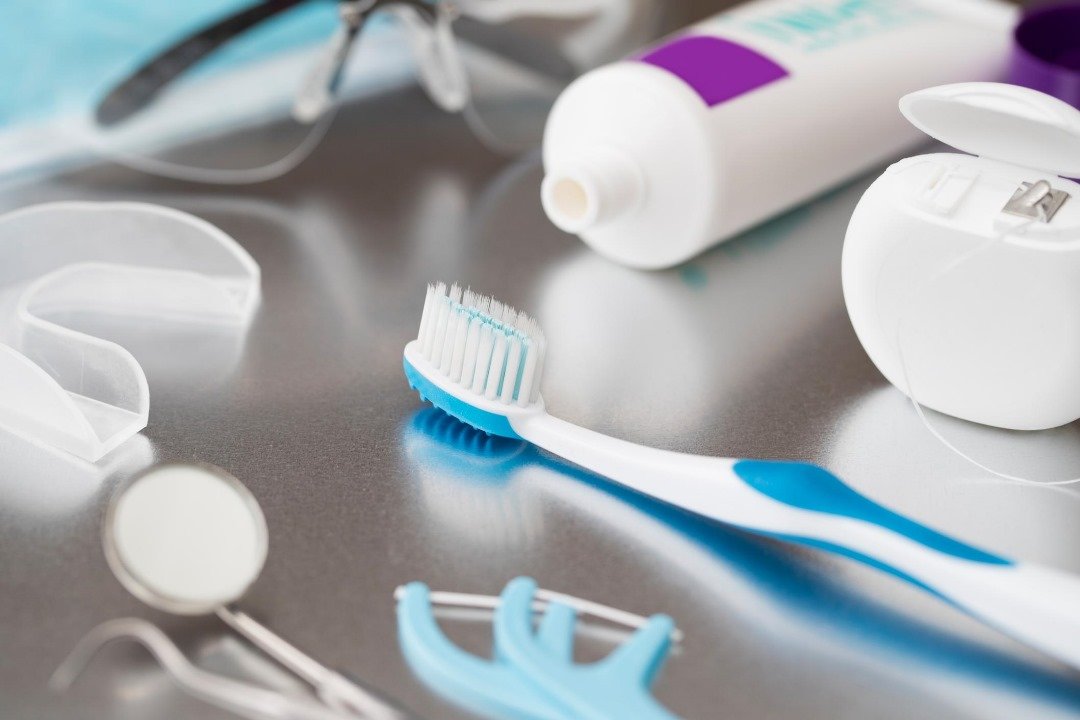 Hygiène dentaire : 5 erreurs qui abîment ton sourire sans que tu t’en rendes compte