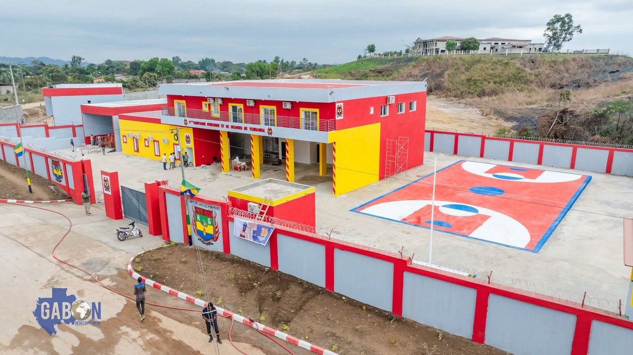 Tchibanga se dote d’une caserne moderne : un pas historique pour la sécurité civile dans la Nyanga