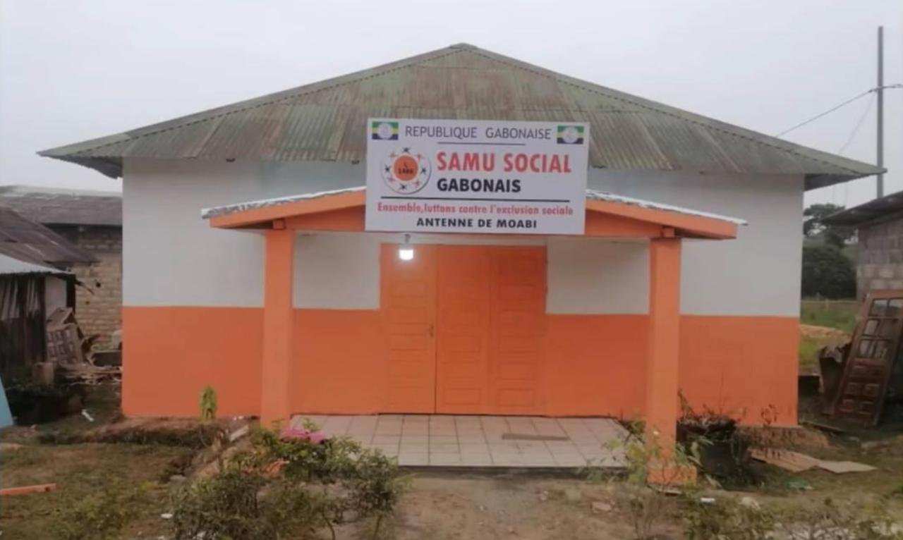 Nyanga : le Samu Social s’installe à Moabi avec une ambulance médicalisée
