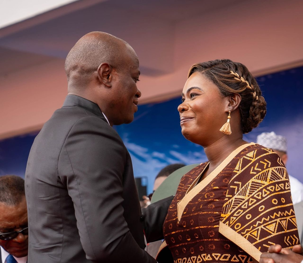 Anniversaire de Zita Oligui Nguema : « bien plus que la Première Dame : elle est la gardienne de notre foyer », dixit Brice Clotaire Oligui Nguema