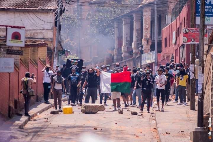 Crise sociale à Madagascar : le mouvement « Leo Délestage » secoue la Grande Île