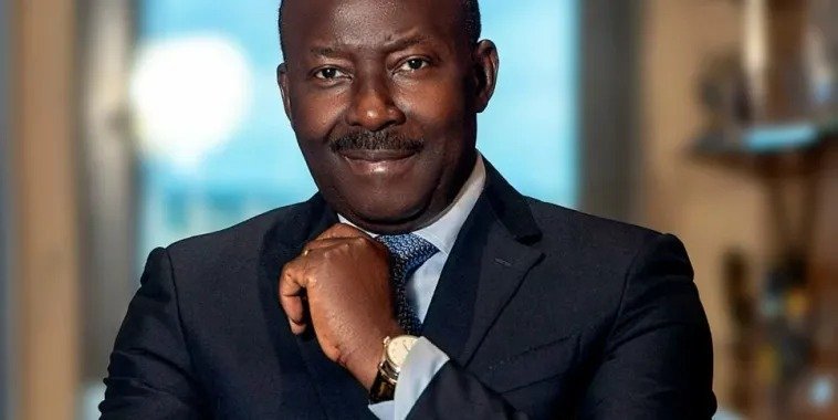  Anges Kevin NZIGOU présent la vision de la plateforme
