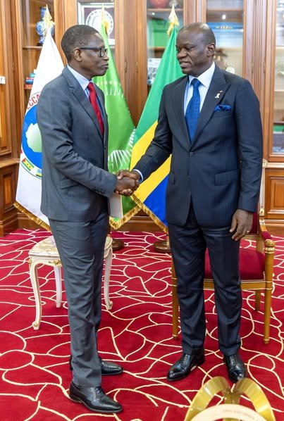  Anges Kevin NZIGOU présent la vision de la plateforme