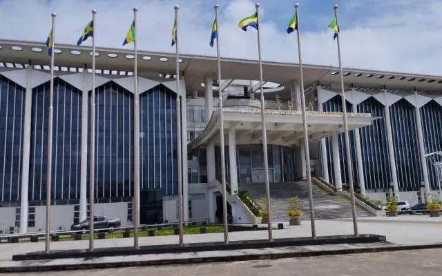 Budget 2026 : le Sénat valide une enveloppe de 6 358 milliards pour accélérer la relance