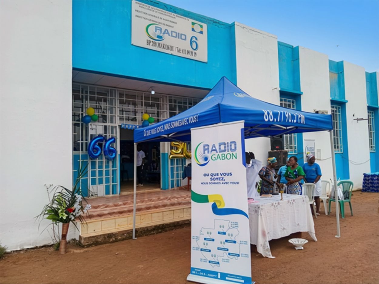 Jumelage historique à Makokou : Radio Gabon et Radio 6 fêtent leurs anniversaires, l’avenir de la station en question