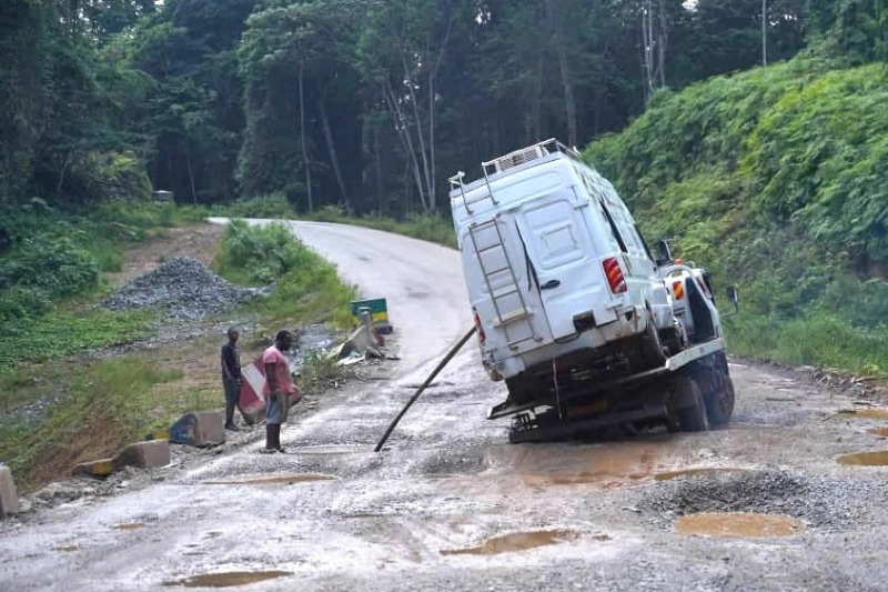 Nationales 1 et 2 : des routes meurtries, des usagers à bout