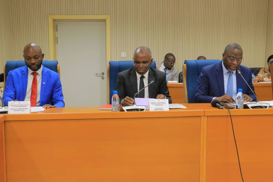 Assemblée nationale : le ministre Ndong Obiang défend la réforme du CESEC