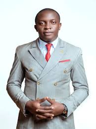  Anges Kevin NZIGOU présent la vision de la plateforme