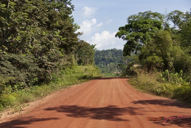  Anges Kevin NZIGOU présent la vision de la plateforme