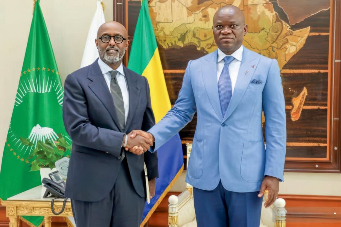  Anges Kevin NZIGOU présent la vision de la plateforme