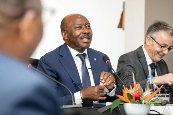  Anges Kevin NZIGOU présent la vision de la plateforme