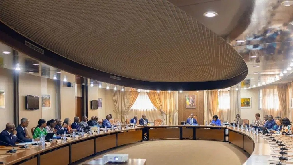 Gabon : Immongault hausse le ton à l’approche des 100 jours du gouvernement