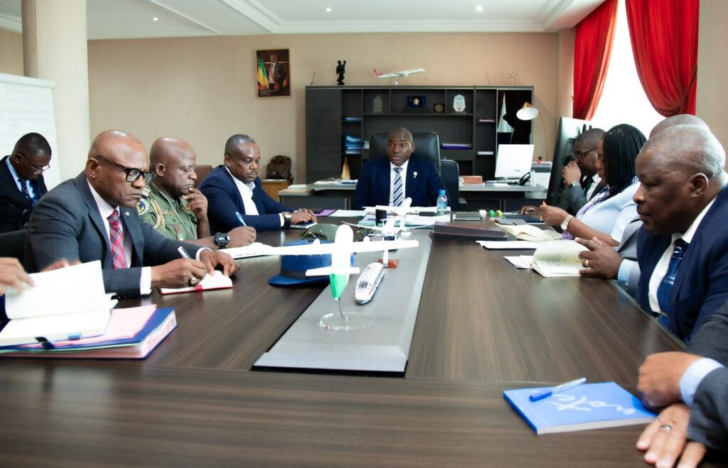  Anges Kevin NZIGOU présent la vision de la plateforme