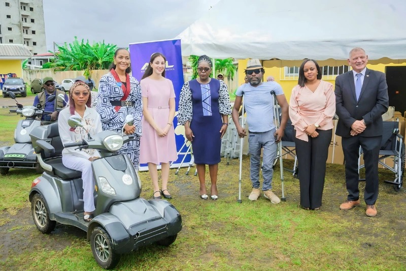 Solidarité : des équipements offerts aux personnes à mobilité réduite à Libreville