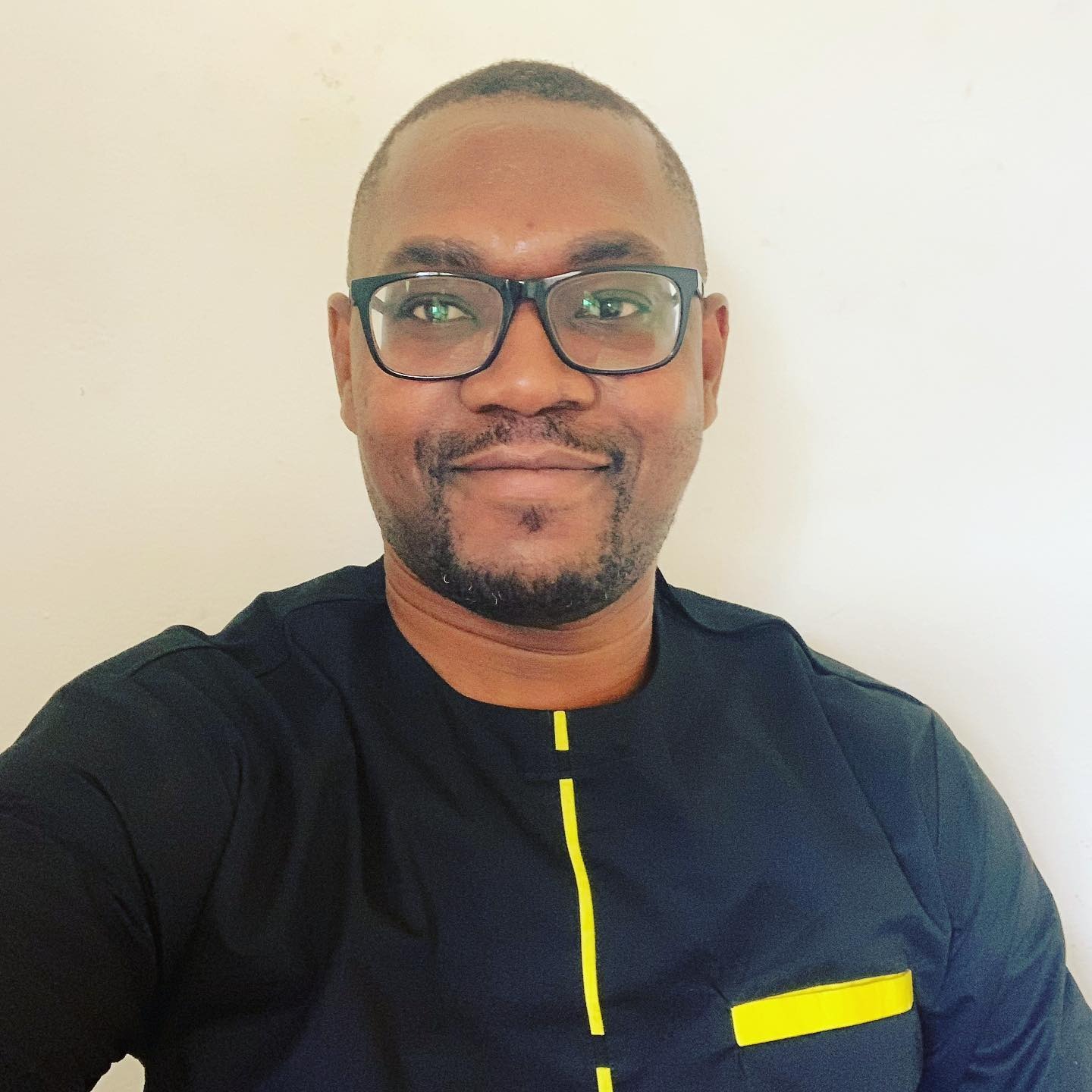 "Un collègue précieux, un ami sincère, un petit frère de cœur" : l'Hommage de Ike Ngouoni à Axel Fetbia