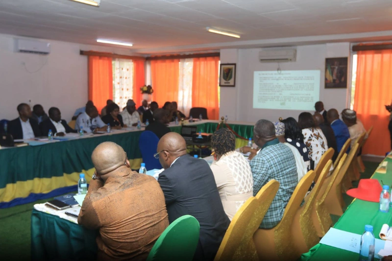  Anges Kevin NZIGOU présent la vision de la plateforme