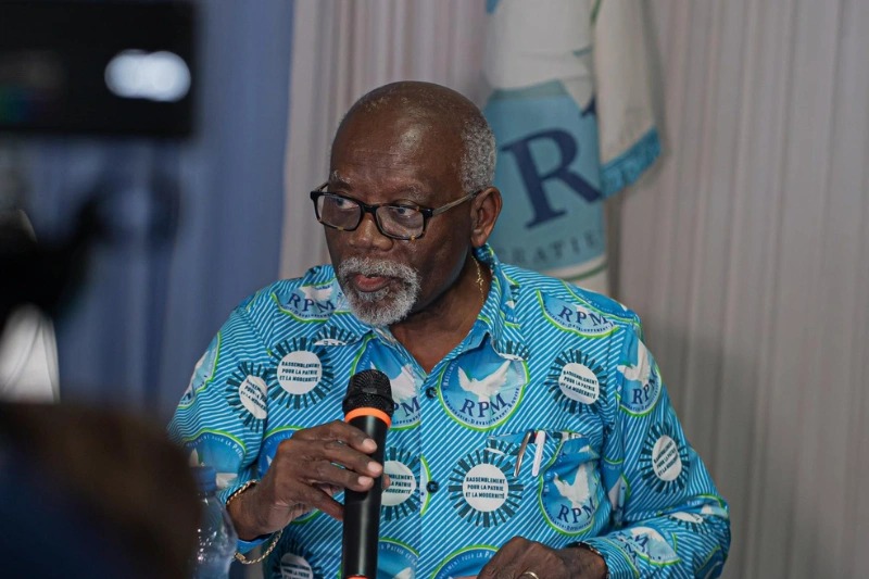  Anges Kevin NZIGOU présent la vision de la plateforme