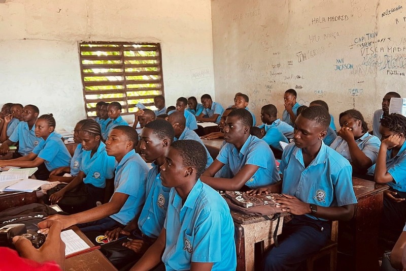  Anges Kevin NZIGOU présent la vision de la plateforme