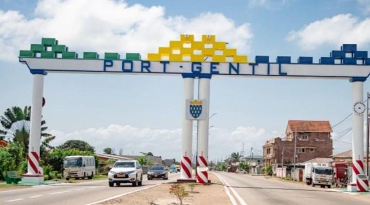  Anges Kevin NZIGOU présent la vision de la plateforme