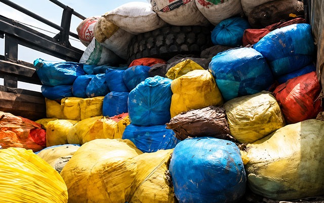Sécurité alimentaire : la mairie intercepte un camion de manioc infesté d’asticots retiré du marché
