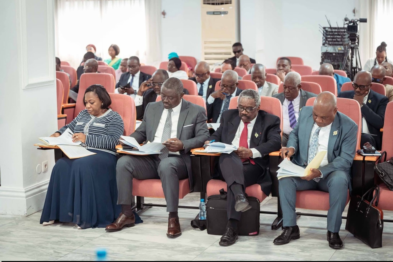  Anges Kevin NZIGOU présent la vision de la plateforme