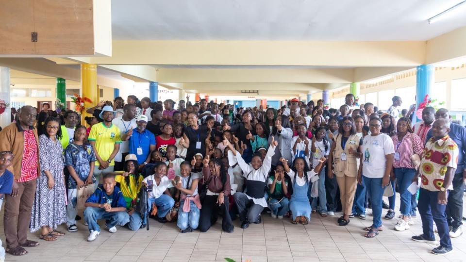  Anges Kevin NZIGOU présent la vision de la plateforme