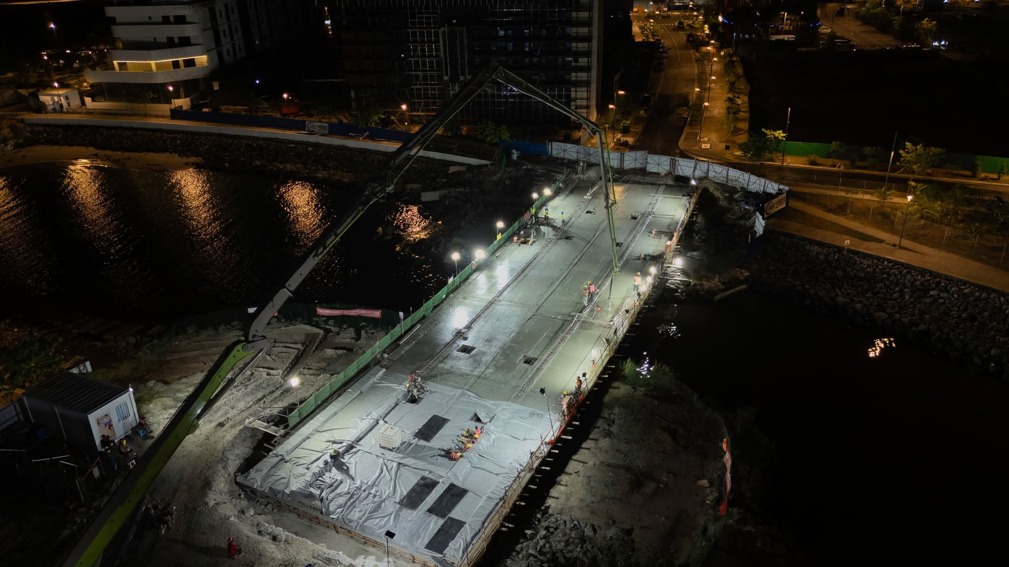 Baie des Rois : le pont reliant les zones 1 et 2 atteint 70 % d’avancement