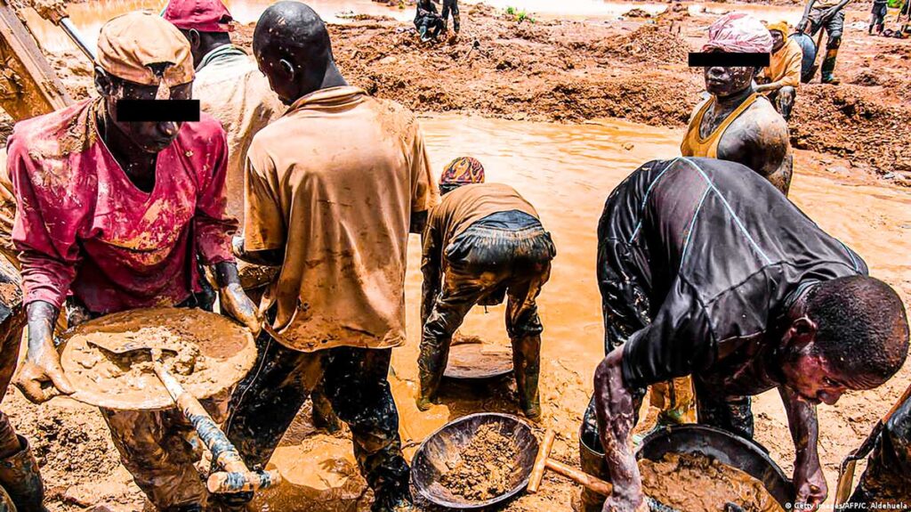 Orpaillage clandestin : le gouvernement suspend toutes les activités de petite mine d’or au Gabon