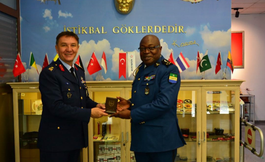 Gabon-Türkiye : l'armée de l'air renforce son partenariat stratégique à Ankara