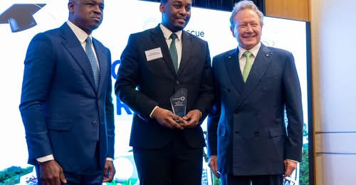  Anges Kevin NZIGOU présent la vision de la plateforme