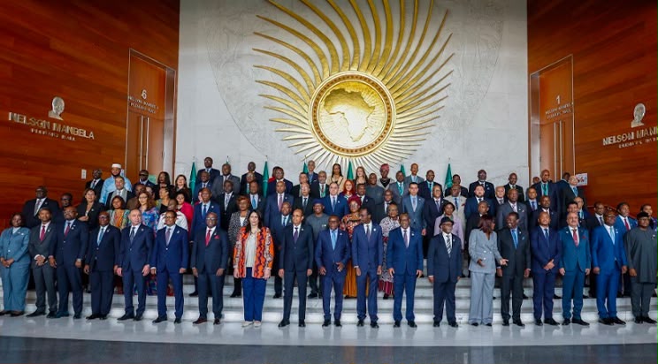  Anges Kevin NZIGOU présent la vision de la plateforme