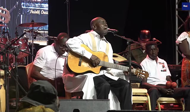 Akendengué à Omboué : un concert historique, 60 ans après ses débuts