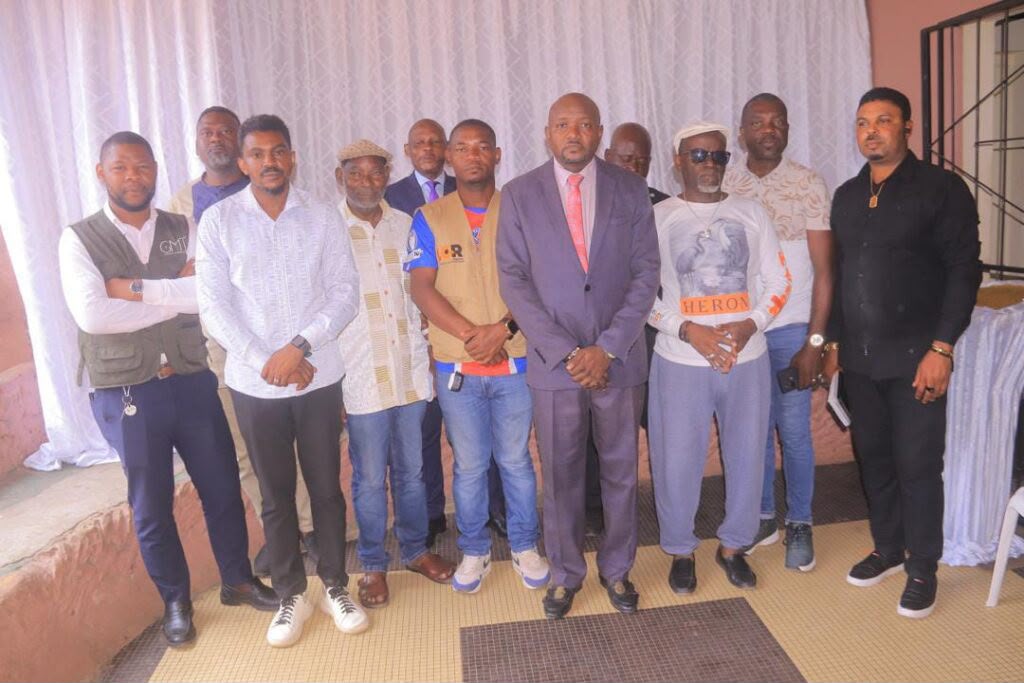 Anges Kevin NZIGOU présent la vision de la plateforme