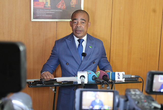  Anges Kevin NZIGOU présent la vision de la plateforme