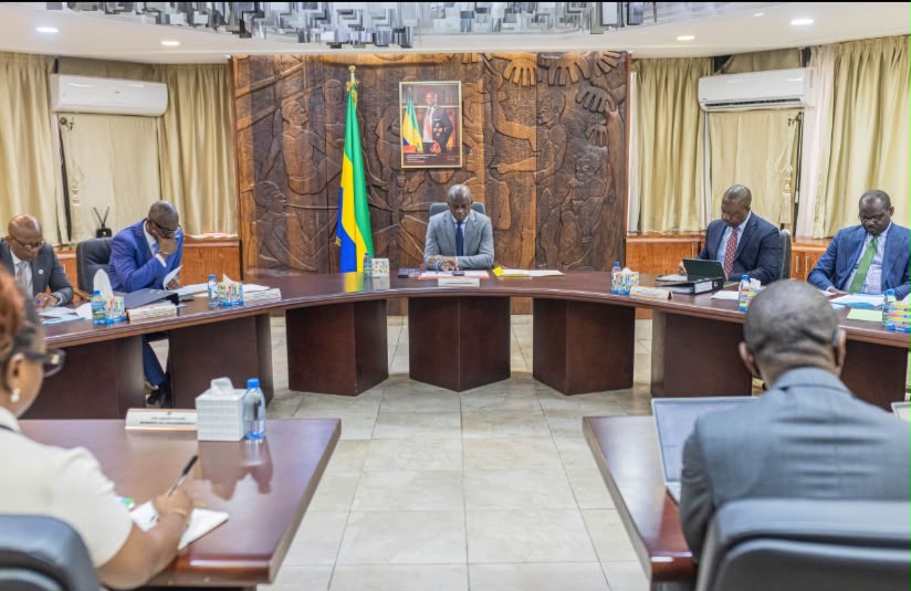  Anges Kevin NZIGOU présent la vision de la plateforme