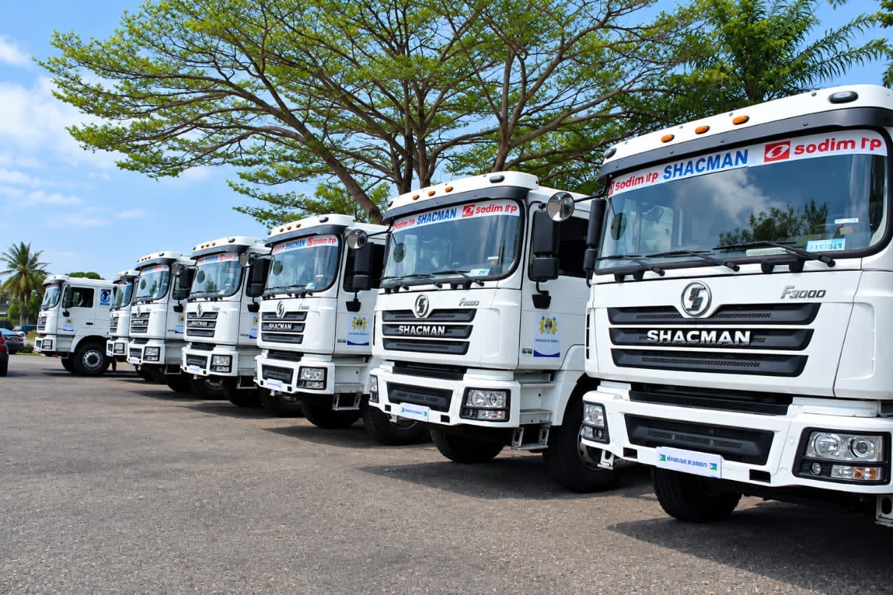 Insalubrité à Libreville : les mairies d’arrondissement passent à l’action avec de nouveaux camions