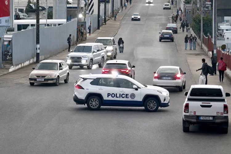  Anges Kevin NZIGOU présent la vision de la plateforme
