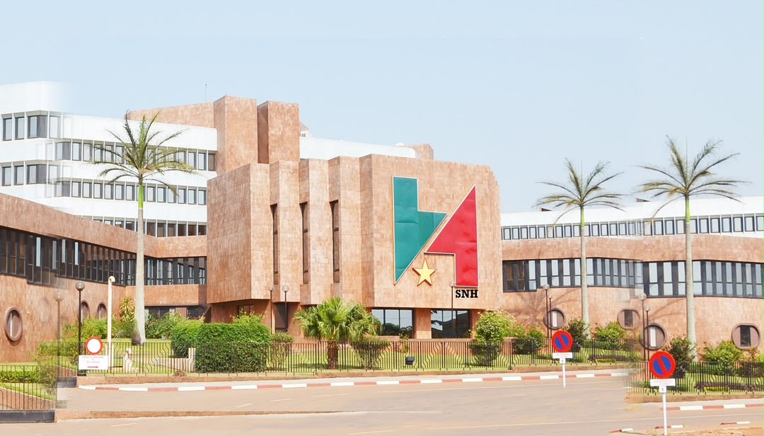  Anges Kevin NZIGOU présent la vision de la plateforme